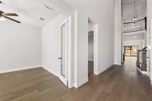 8613 Hawthorn Dr, The Colony, TX 75056 - Photo 6