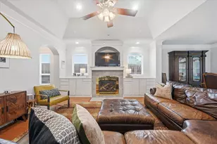 3332 W 4th St, Fort Worth, TX 76107 - Photo 2