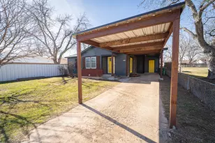 412 Pecan St, Clyde, TX 79510 - Photo 2