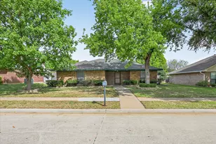 1405 Flamingo Dr, Lewisville, TX 75077 - Photo 1