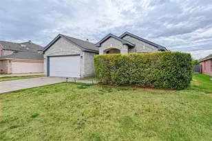 5348 Cameron Dr, Grand Prairie, TX 75052 - Photo 2