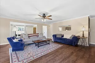 217 E Louella Dr, Hurst, TX 76054 - Photo 10