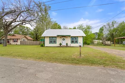 407 W Carnegie Street, Winnsboro, TX 75494 - Photo 1