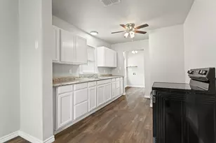 407 W Carnegie St, Winnsboro, TX 75494 - Photo 4