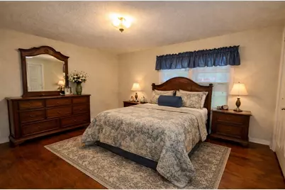 730 Sunset Drive, Irving, TX 75061 - Photo 8