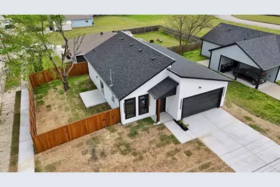 1401 Clark Street, Greenville, TX 75401 - Photo 2