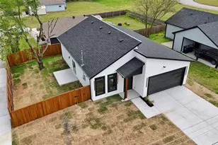 1401 Clark St, Greenville, TX 75401 - Photo 2