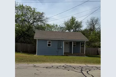 204 E 5th Street, Springtown, TX 76082 - Photo 2