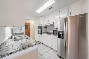 821 Prestwick St, Bedford, TX 76022 - Photo 12