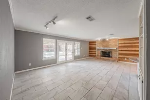 821 Prestwick St, Bedford, TX 76022 - Photo 4