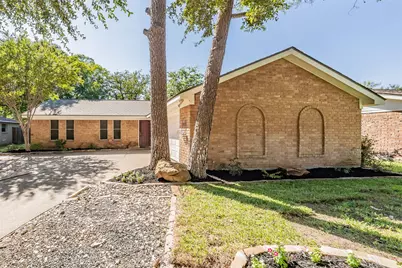 821 Prestwick Street, Bedford, TX 76022 - Photo 2