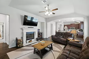 221 Gardenia Dr, Azle, TX 76020 - Photo 14