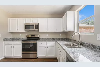 8732 Hunters Point Way, Fort Worth, TX 76123 - Photo 10