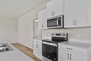 504 Marsh St, Cleburne, TX 76033 - Photo 10