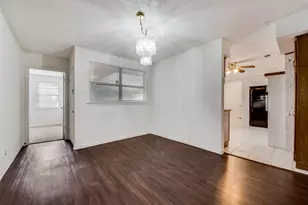 3711 E Devonshire Ct, Irving, TX 75062 - Photo 4