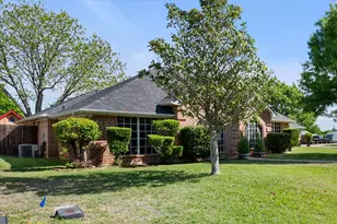 2800 Coventry Rd, Crowley, TX 76036 - Photo 2