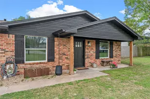 303 E Karels Dr, Robinson, TX 76706 - Photo 2
