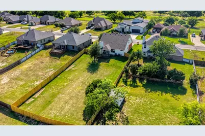 604 Holiday Hills Drive, Mineral Wells, TX 76067 - Photo 6