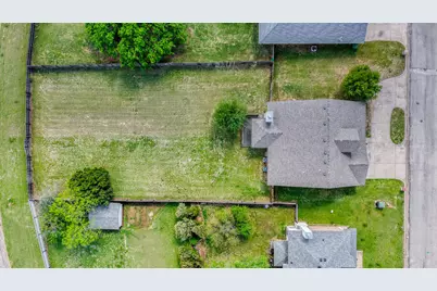 604 Holiday Hills Drive, Mineral Wells, TX 76067 - Photo 32