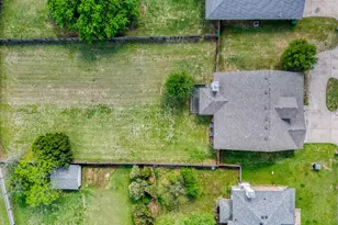 604 Holiday Hills Dr, Mineral Wells, TX 76067 - Photo 32