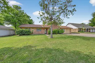 212 Childers Ave, Benbrook, TX 76126 - Photo 2