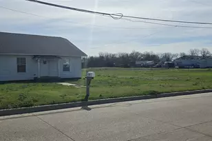 614 N 2nd St, Sanger, TX 76266 - Photo 1