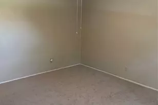 829 Pinoak Dr, Grand Prairie, TX 75052 - Photo 18