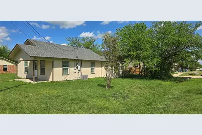 800 N 4th Street, Sanger, TX 76266 - Photo 2