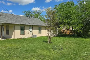 800 N 4th St, Sanger, TX 76266 - Photo 2