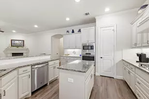 6909 Heather Ln, North Richland Hills, TX 76182 - Photo 12