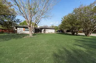 905 Colonial, Cleburne, TX 76033 - Photo 2