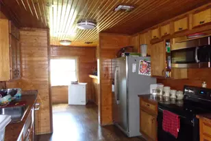 1201 S Bois D Arc St, Grandview, TX 76050 - Photo 6