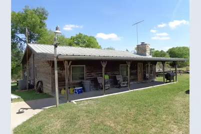 1201 S Bois D Arc Street, Grandview, TX 76050 - Photo 1