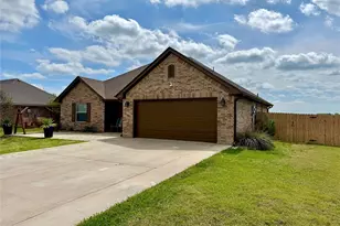 124 Joyce St, Whitney, TX 76692 - Photo 4