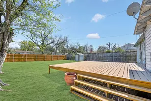 10922 Castolon Dr, Dallas, TX 75228 - Photo 30