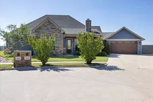 122 King Arthur Ct, Glen Rose, TX 76043 - Photo 2