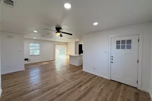 618 Pleasant Valley Rd, Garland, TX 75040 - Photo 4