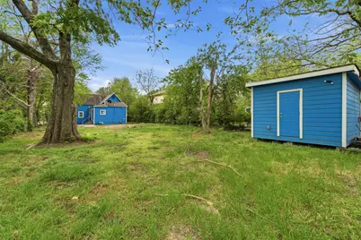 127 E Walker Street, Denison, TX 75021 - Photo 22