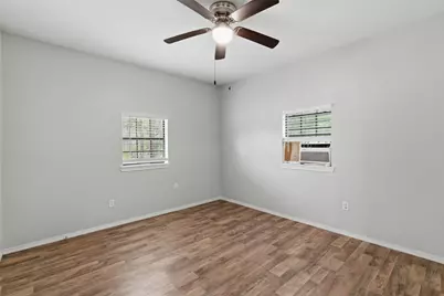 127 E Walker Street, Denison, TX 75021 - Photo 10