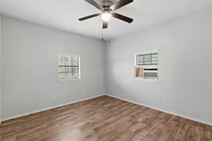 127 E Walker St, Denison, TX 75021 - Photo 10