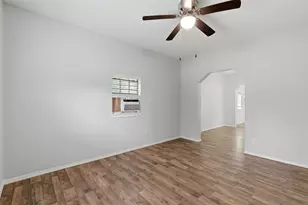 127 E Walker St, Denison, TX 75021 - Photo 14