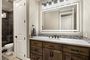 1203 Huntington Cove Ct, Granbury, TX 76048 - Photo 20