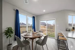 1305 Benwick Dr, Van Alstyne, TX 75495 - Photo 4