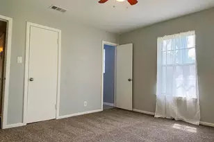 801 N Douglas Ave, Cleburne, TX 76033 - Photo 22