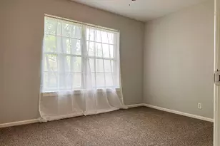 801 N Douglas Ave, Cleburne, TX 76033 - Photo 20