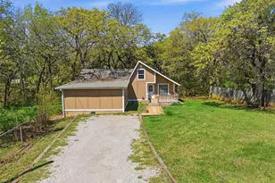 105 Lazy Ike Ln, Pottsboro, TX 75076 - Photo 1