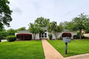 1827 Rhinevalley Dr, Arlington, TX 76012 - Photo 1