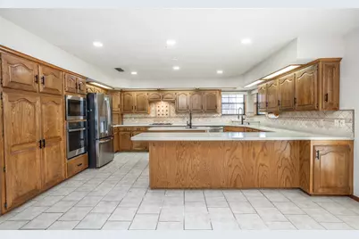 108 E Evans Street, Saint Jo, TX 76265 - Photo 10