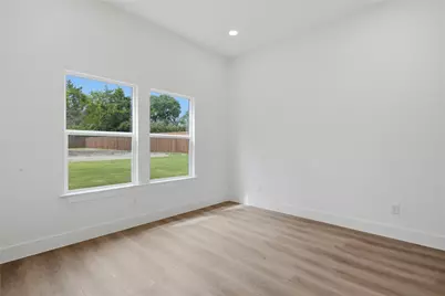 2634 Bainbridge Drive, Dallas, TX 75237 - Photo 18