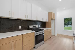 2634 Bainbridge Dr, Dallas, TX 75237 - Photo 8